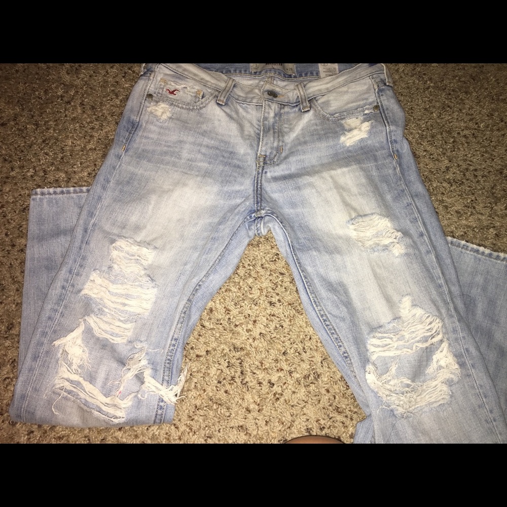 Hollister boyfriend jeans!